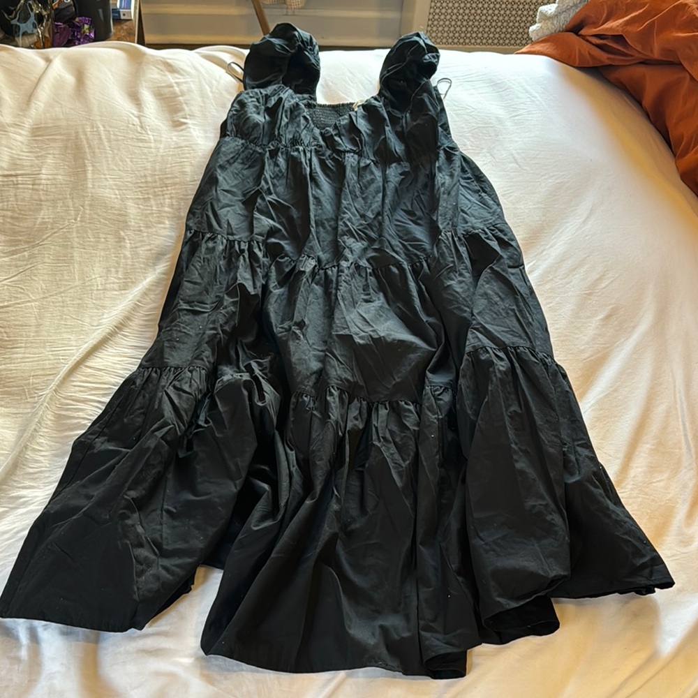 Chic Black Tiered Sleeveless Dress